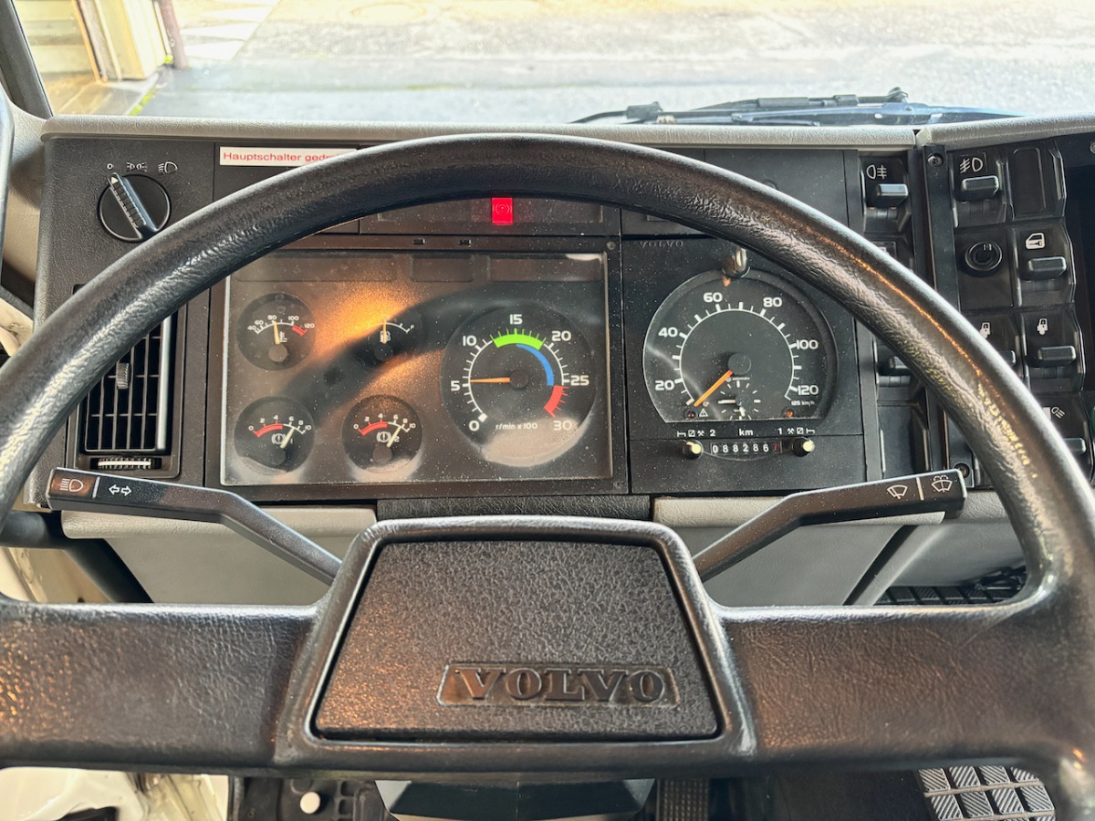VOLVO FL6H615 - Тягач: фото 5 VOLVO FL6H615 - Тягач: фото 5