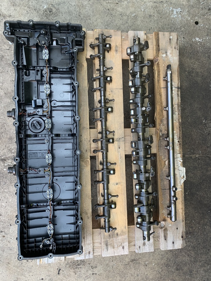 CYLINDER HEAD WITH VALVES,ROCKER SHAFT (INTAKE AND EXHAUST),REINFORCING FRAME ACTROS MP4 OM471 LA EURO 5 - Двигатель и запчасти для Грузовиков: фото 1 CYLINDER HEAD WITH VALVES,ROCKER SHAFT (INTAKE AND EXHAUST),REINFORCING FRAME ACTROS MP4 OM471 LA EURO 5 - Двигатель и запчасти для Грузовиков: фото 1