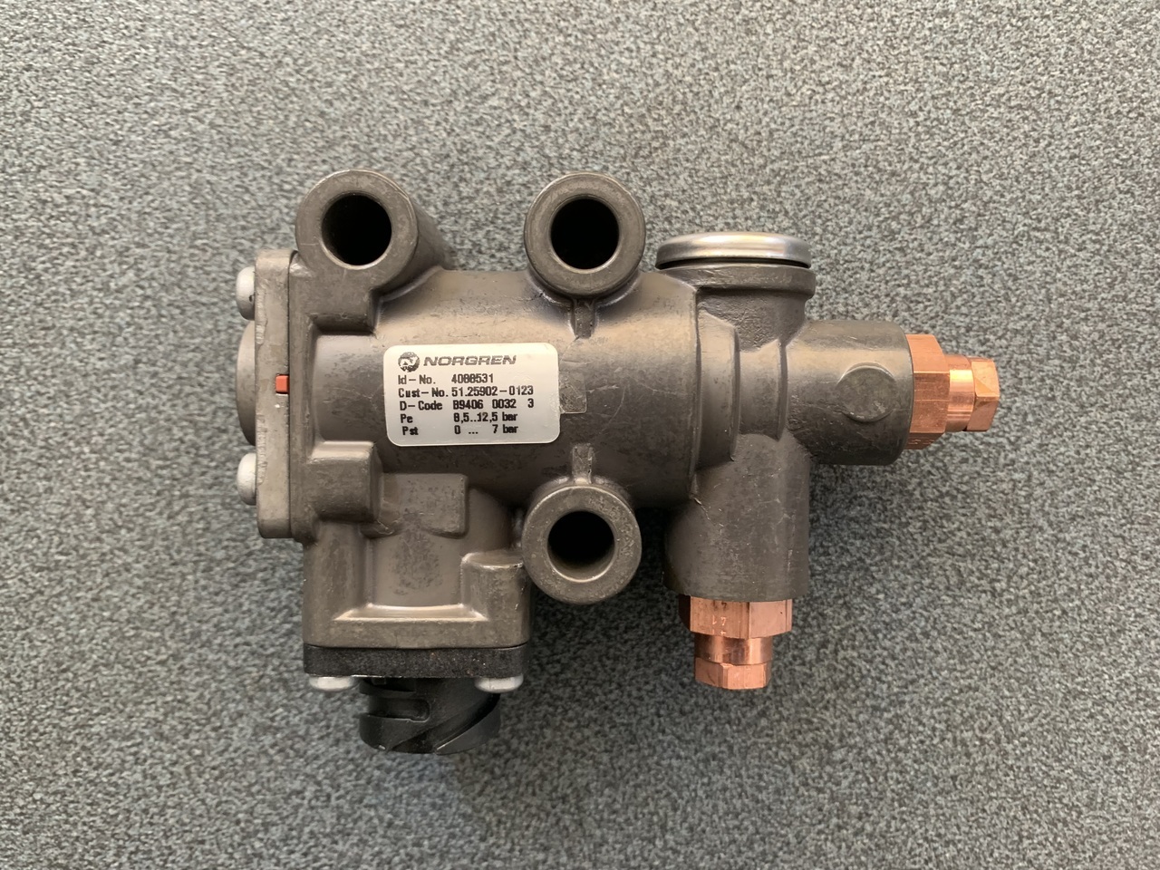EXHAUST GAS RECIRCULATION CONTROL VALVE MAN TGA - Тормозной клапан для Грузовиков: фото 1 EXHAUST GAS RECIRCULATION CONTROL VALVE MAN TGA - Тормозной клапан для Грузовиков: фото 1