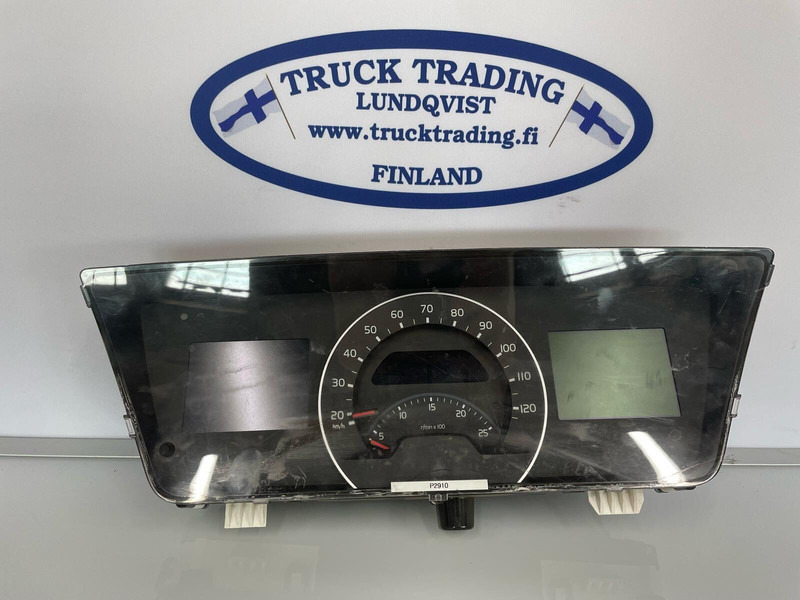 Volvo - Приборная панель: фото 1 Volvo - Приборная панель: фото 1