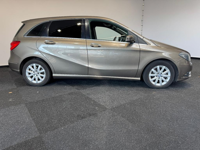 Mercedes-Benz B-Klasse 180 automaat Leer B 180 Ambition 5 Automaat wit Leer - Легковой автомобиль: фото 4 Mercedes-Benz B-Klasse 180 automaat Leer B 180 Ambition 5 Automaat wit Leer - Легковой автомобиль: фото 4