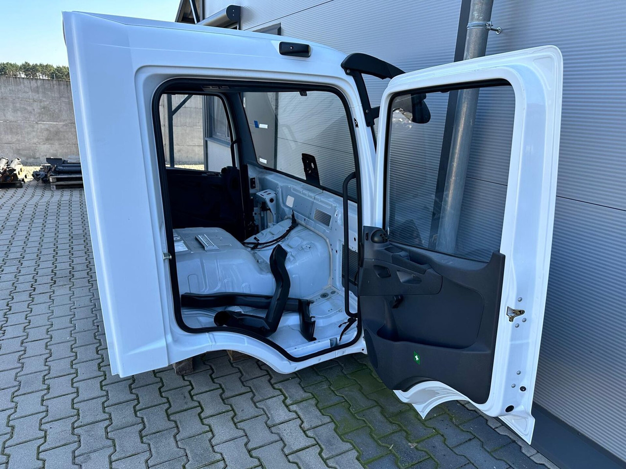 MB ATEGO CABINE EURO 6 TUNEL VOOR 6 CYL.MOTOR ALLEEN FRAME 000074B - Кабина для Грузовиков: фото 2 MB ATEGO CABINE EURO 6 TUNEL VOOR 6 CYL.MOTOR ALLEEN FRAME 000074B - Кабина для Грузовиков: фото 2