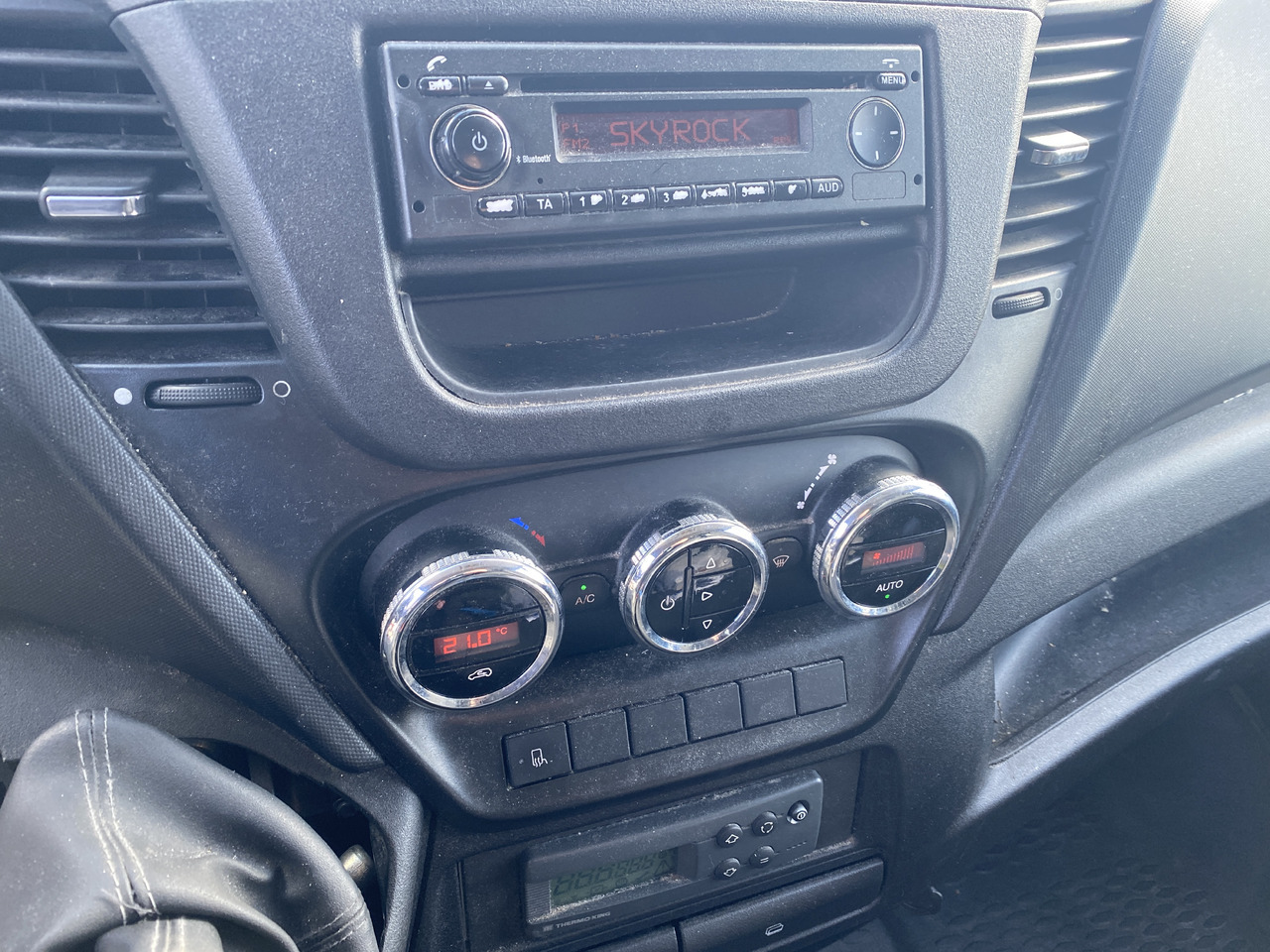 Фургон-рефрижератор для транспортировки пищевых продуктов IVECO daily 35c15: фото 8