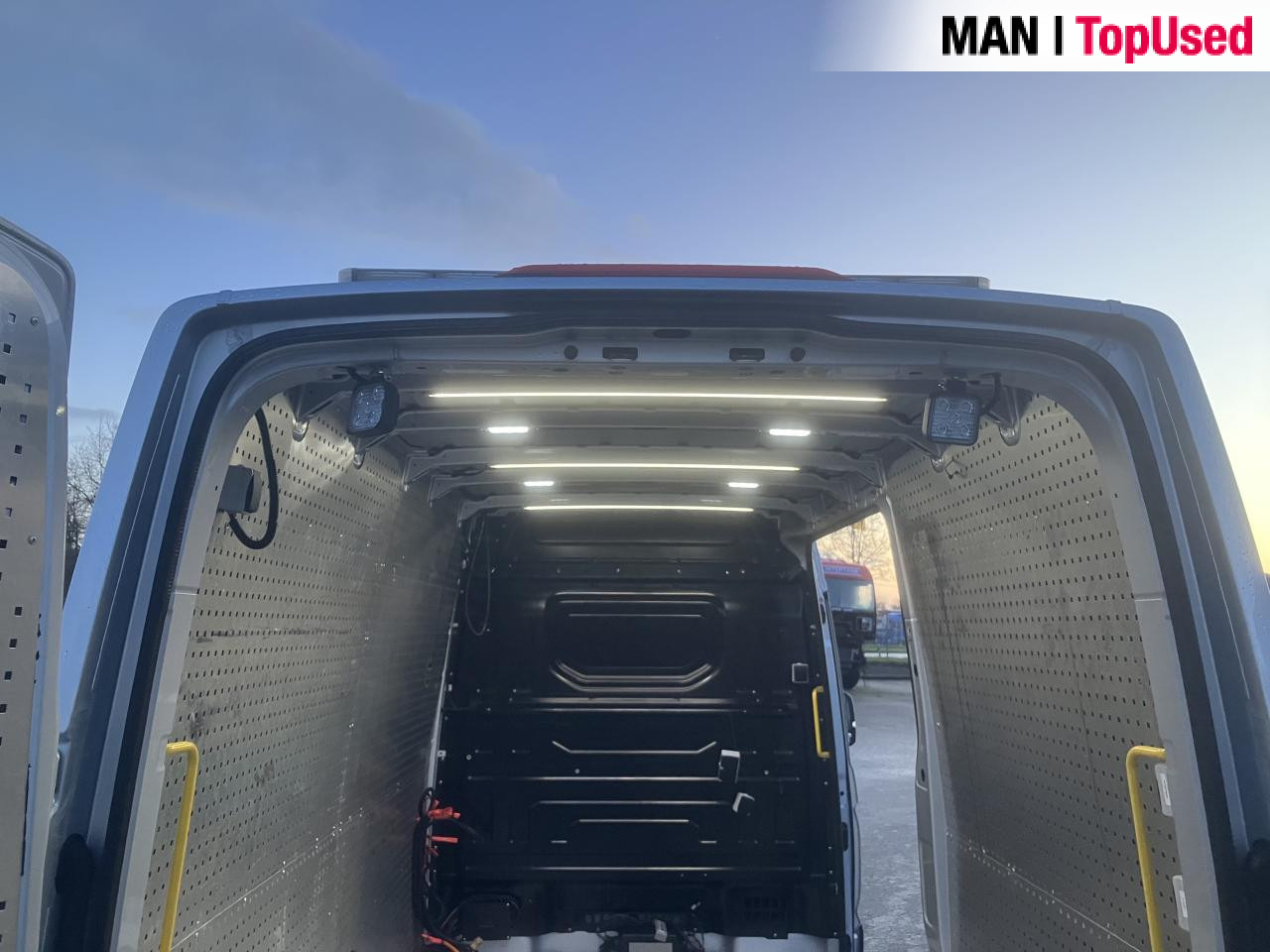 Цельнометаллический фургон MAN TGE 3.180 4X2F SB: фото 6