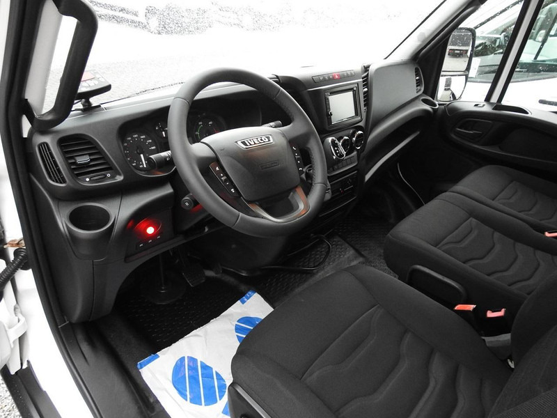 Iveco DAILY 70C17 CHŁODNIA 0*C WINDA 9 PALET ZASILANIE 230V TEMPOMAT K - Фургон-рефрижератор: фото 2 Iveco DAILY 70C17 CHŁODNIA 0*C WINDA 9 PALET ZASILANIE 230V TEMPOMAT K - Фургон-рефрижератор: фото 2