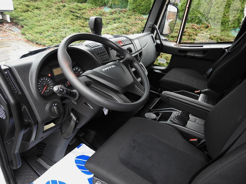 Iveco EUROCARGO 120-250 NOWY PLANDEKA WINDA 18 PALET WEBASTO KLIMATYZA - Грузовик с закрытым кузовом: фото 2 Iveco EUROCARGO 120-250 NOWY PLANDEKA WINDA 18 PALET WEBASTO KLIMATYZA - Грузовик с закрытым кузовом: фото 2