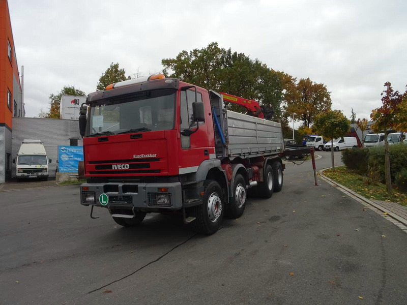 Iveco EuroTrakker 32.340 - 3 way tipper truck + crane - Самосвал, Автоманипулятор: фото 1 Iveco EuroTrakker 32.340 - 3 way tipper truck + crane - Самосвал, Автоманипулятор: фото 1