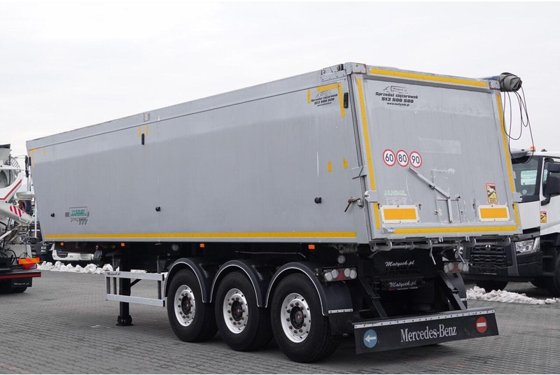 Janmil WYWROTKA / 42 m3 / TYŁ KLAPA / SAF / OŚ PODNOSZONA / ALUFELGI / - Самосвальный полуприцеп: фото 4 Janmil WYWROTKA / 42 m3 / TYŁ KLAPA / SAF / OŚ PODNOSZONA / ALUFELGI / - Самосвальный полуприцеп: фото 4