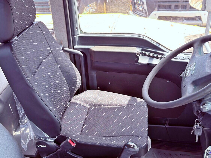 Самосвал MAN TGA 33.360 * KIPPER 5,20 m + BORDMATIC / 6x4*TOP: фото 12 Самосвал MAN TGA 33.360 * KIPPER 5,20 m + BORDMATIC / 6x4*TOP: фото 12