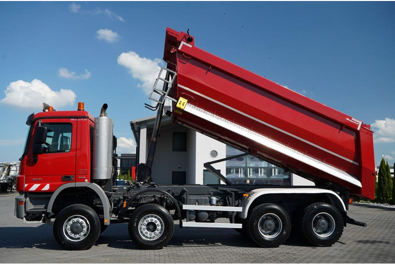 Mercedes-Benz ACTROS 4141 / 8X6 / WYWROTKA TYLNOZSYPOWA / MEILLER KIPPER 5.3M - Самосвал: фото 3 Mercedes-Benz ACTROS 4141 / 8X6 / WYWROTKA TYLNOZSYPOWA / MEILLER KIPPER 5.3M - Самосвал: фото 3