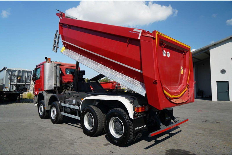 Mercedes-Benz ACTROS 4141 / 8X6 / WYWROTKA TYLNOZSYPOWA / MEILLER KIPPER 5.3M - Самосвал: фото 5 Mercedes-Benz ACTROS 4141 / 8X6 / WYWROTKA TYLNOZSYPOWA / MEILLER KIPPER 5.3M - Самосвал: фото 5