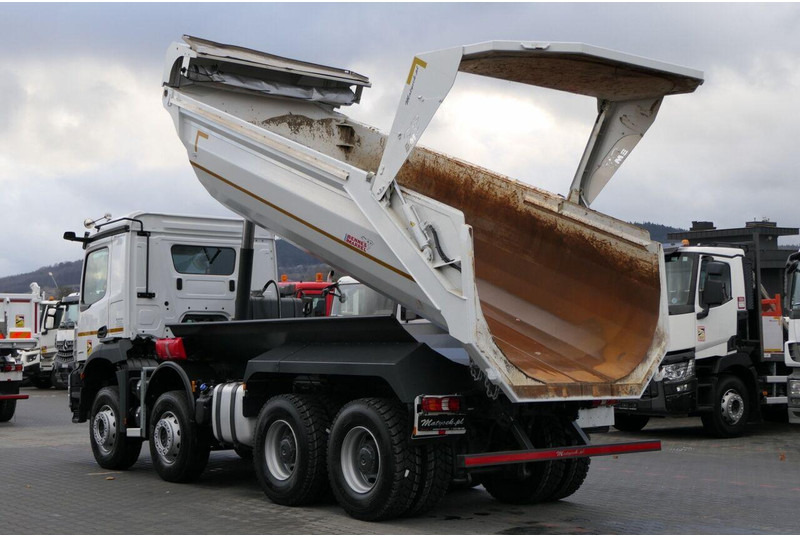Mercedes-Benz AROCS 3246 / 8x4 / WYWROTKA / TYLNOZSYP / EURO 6 / OPONY 100 % - Самосвал: фото 3 Mercedes-Benz AROCS 3246 / 8x4 / WYWROTKA / TYLNOZSYP / EURO 6 / OPONY 100 % - Самосвал: фото 3