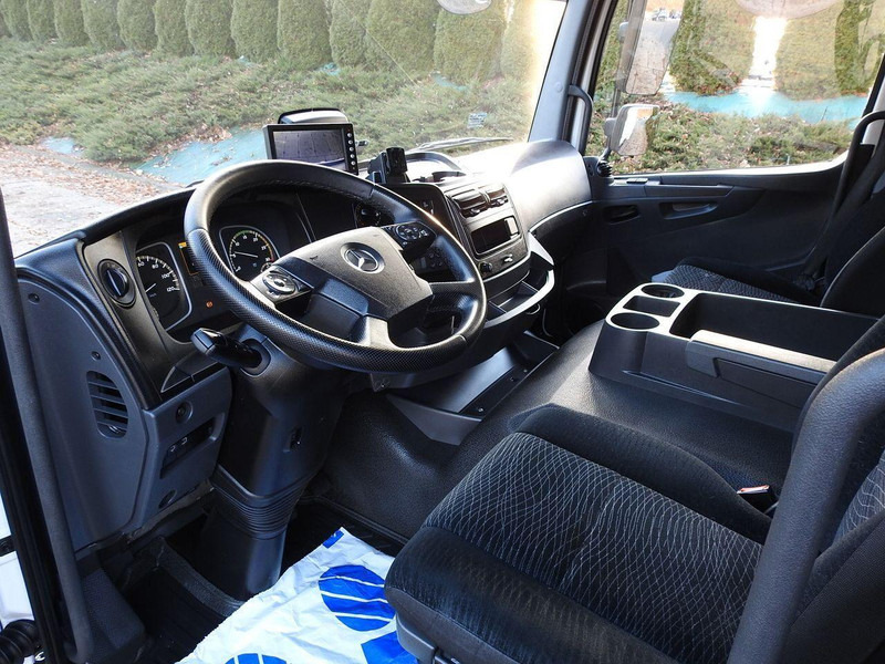 Mercedes-Benz ATEGO 12.24 KONTENER CHŁODNIA -10*C WINDA 16 PALET FUNKCJA GRZAN - Рефрижератор: фото 2 Mercedes-Benz ATEGO 12.24 KONTENER CHŁODNIA -10*C WINDA 16 PALET FUNKCJA GRZAN - Рефрижератор: фото 2