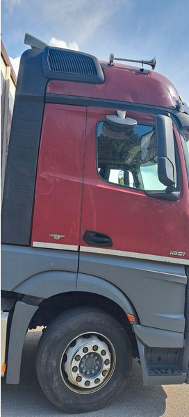 Mercedes-Benz Actros 1851 - Грузовик для перевозки животных: фото 4 Mercedes-Benz Actros 1851 - Грузовик для перевозки животных: фото 4