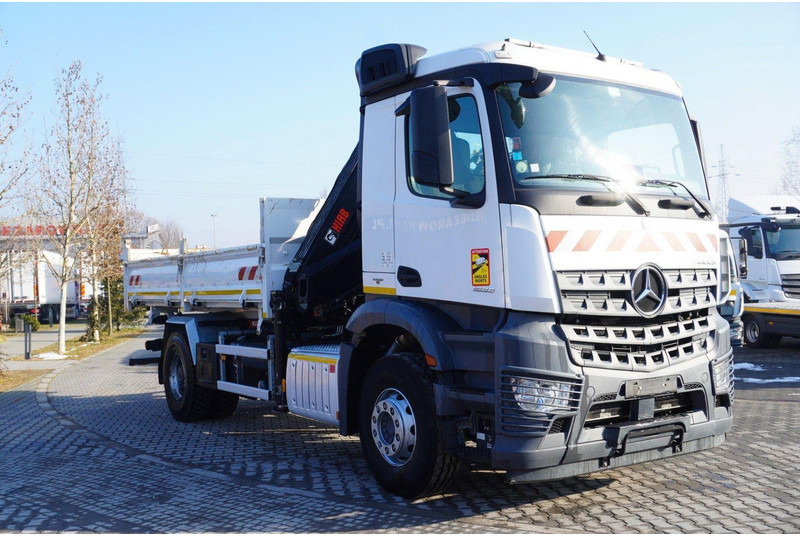 Mercedes-Benz Arocs 1833 3-Way Tipper Crane HIAB X-DUO 128 B - Самосвал, Автоманипулятор: фото 5 Mercedes-Benz Arocs 1833 3-Way Tipper Crane HIAB X-DUO 128 B - Самосвал, Автоманипулятор: фото 5