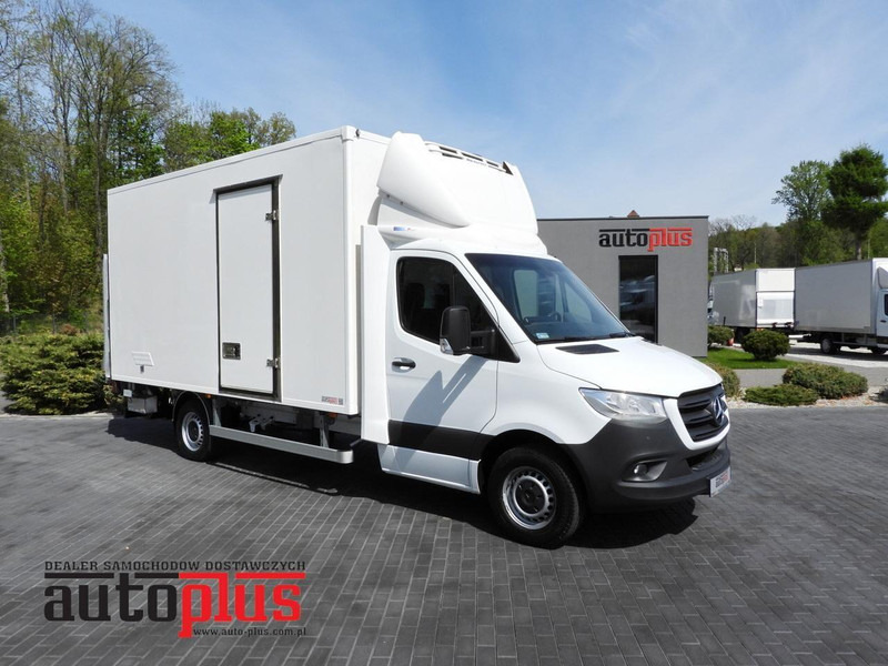 Mercedes-Benz SPRINTER 316 CHŁODNIA KONTENER 0*C WINDA 8 PALET TEMPOMAT PNEUMA - Рефрижератор: фото 1 Mercedes-Benz SPRINTER 316 CHŁODNIA KONTENER 0*C WINDA 8 PALET TEMPOMAT PNEUMA - Рефрижератор: фото 1
