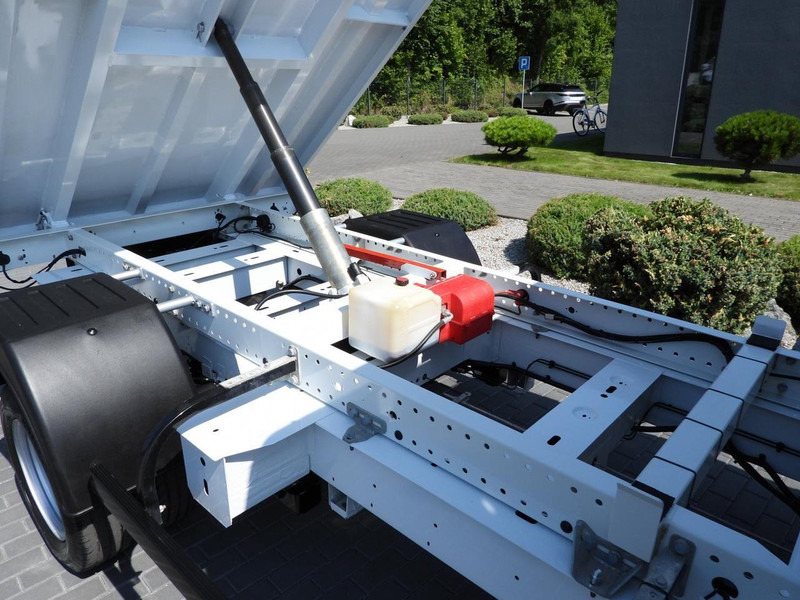 Малотоннажный самосвал, Грузопассажирский фургон Renault MASTER WYWROTKA PODWÓJNA KABINA DOKA 6 MIEJSC TEMPOMAT LEDY BLIŹ: фото 20 Малотоннажный самосвал, Грузопассажирский фургон Renault MASTER WYWROTKA PODWÓJNA KABINA DOKA 6 MIEJSC TEMPOMAT LEDY BLIŹ: фото 20