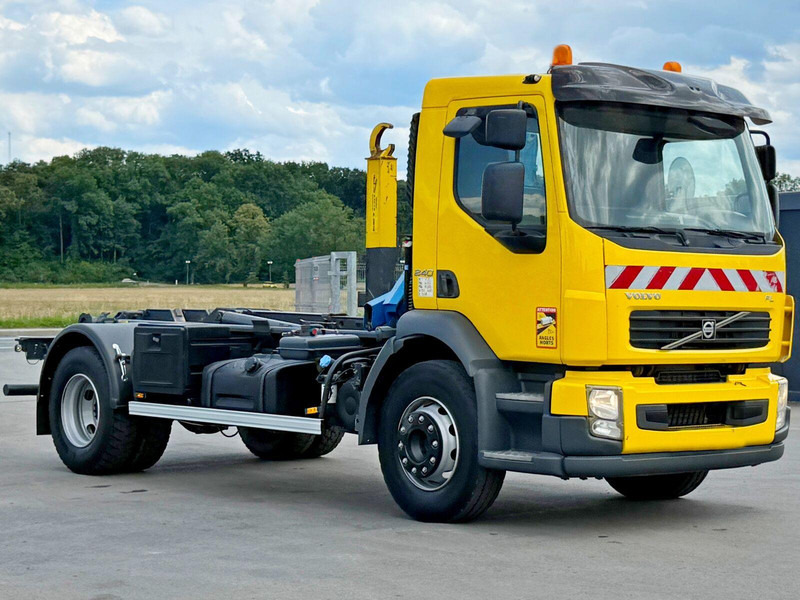 Volvo FL 240 * Abrollkipper * HMF 270 K2 * TOPZUSTAND - Крюковой мультилифт, Автоманипулятор: фото 3 Volvo FL 240 * Abrollkipper * HMF 270 K2 * TOPZUSTAND - Крюковой мультилифт, Автоманипулятор: фото 3