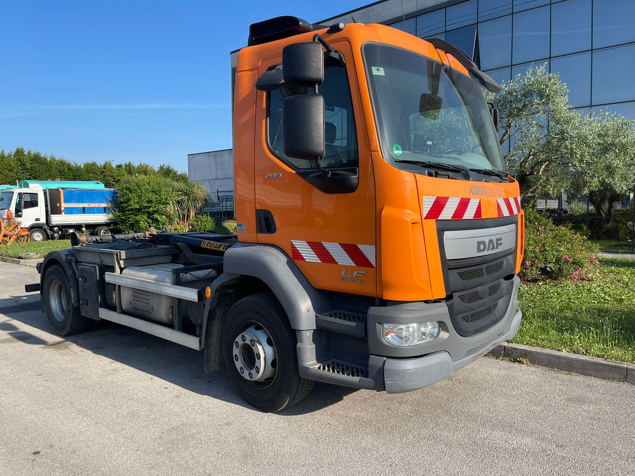 DAF LF280LE - Крюковой мультилифт: фото 2 DAF LF280LE - Крюковой мультилифт: фото 2