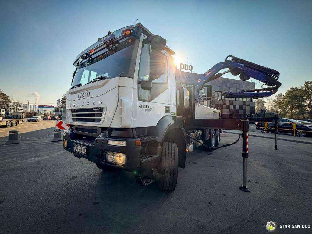 Iveco TRAKKER 450 6x6 PM41S FLY JIB Crane Kipper - Автоманипулятор: фото 4 Iveco TRAKKER 450 6x6 PM41S FLY JIB Crane Kipper - Автоманипулятор: фото 4