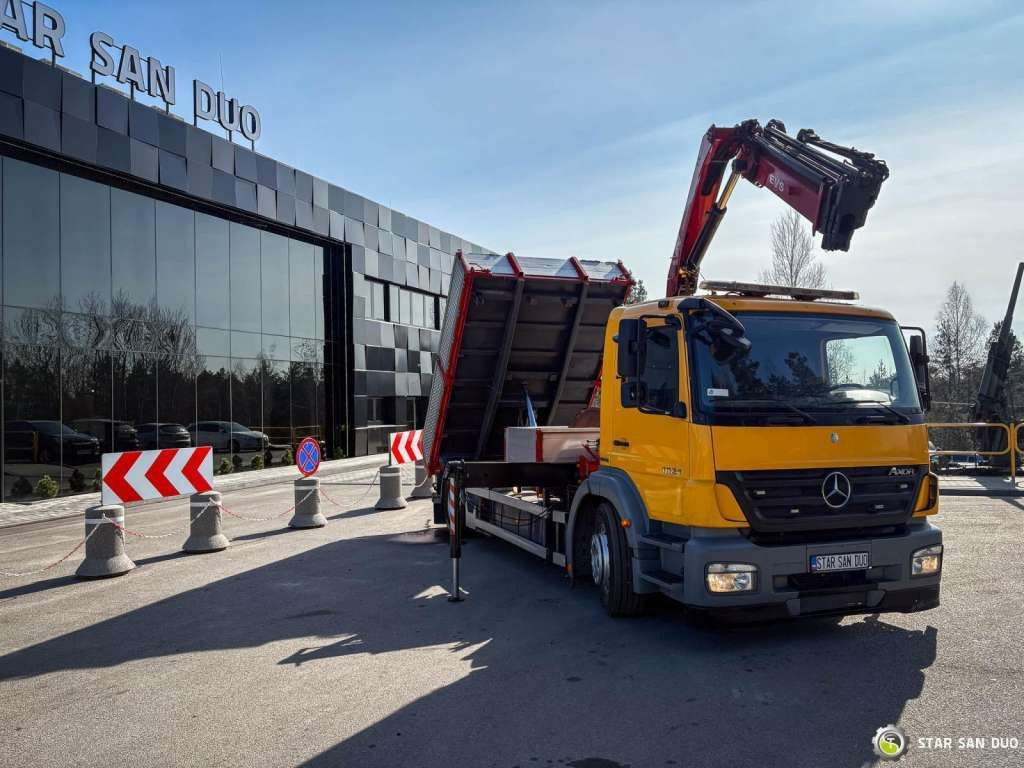 Mercedes-Benz AXOR 1824 4x2 HMF 975 HDS Crane Rotator Kipper Mercedes-Benz AXOR 1824 4x2 HMF 975 HDS Crane Rotator Kipper - Самосвал: фото 2 Mercedes-Benz AXOR 1824 4x2 HMF 975 HDS Crane Rotator Kipper Mercedes-Benz AXOR 1824 4x2 HMF 975 HDS Crane Rotator Kipper - Самосвал: фото 2
