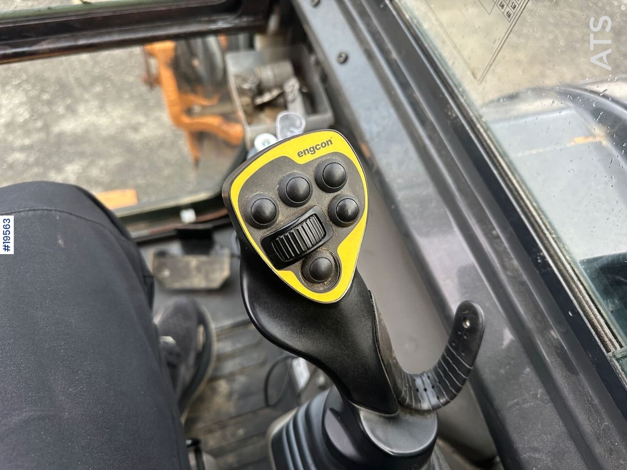 Экскаватор Case CX50B gravemaskin m/ rototilt, hammer, klype og 3 skuffer. Lavt timetall!: фото 12 Экскаватор Case CX50B gravemaskin m/ rototilt, hammer, klype og 3 skuffer. Lavt timetall!: фото 12