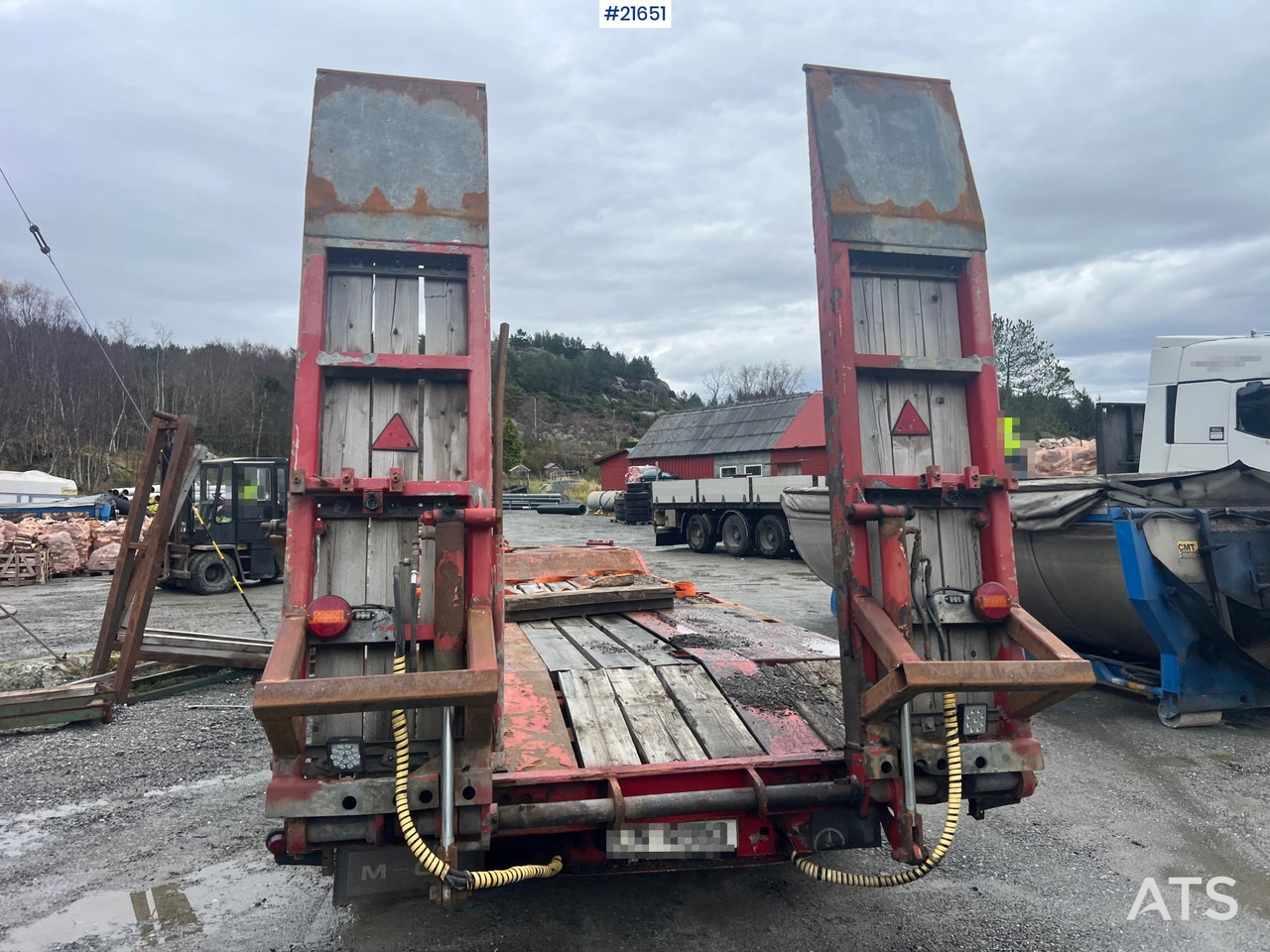 Damm 3 akslet maskinhenger m/ hydrauliske kjørebroer - Прицеп-автовоз: фото 3 Damm 3 akslet maskinhenger m/ hydrauliske kjørebroer - Прицеп-автовоз: фото 3