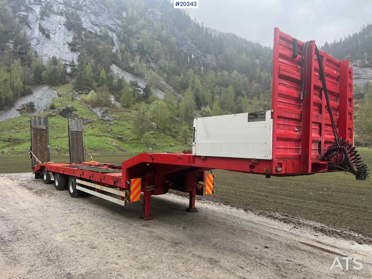 Damm SE-51M 3 akslet Maskinhenger m/ hydrauliske kjørebroer - Низкорамный полуприцеп: фото 1 Damm SE-51M 3 akslet Maskinhenger m/ hydrauliske kjørebroer - Низкорамный полуприцеп: фото 1