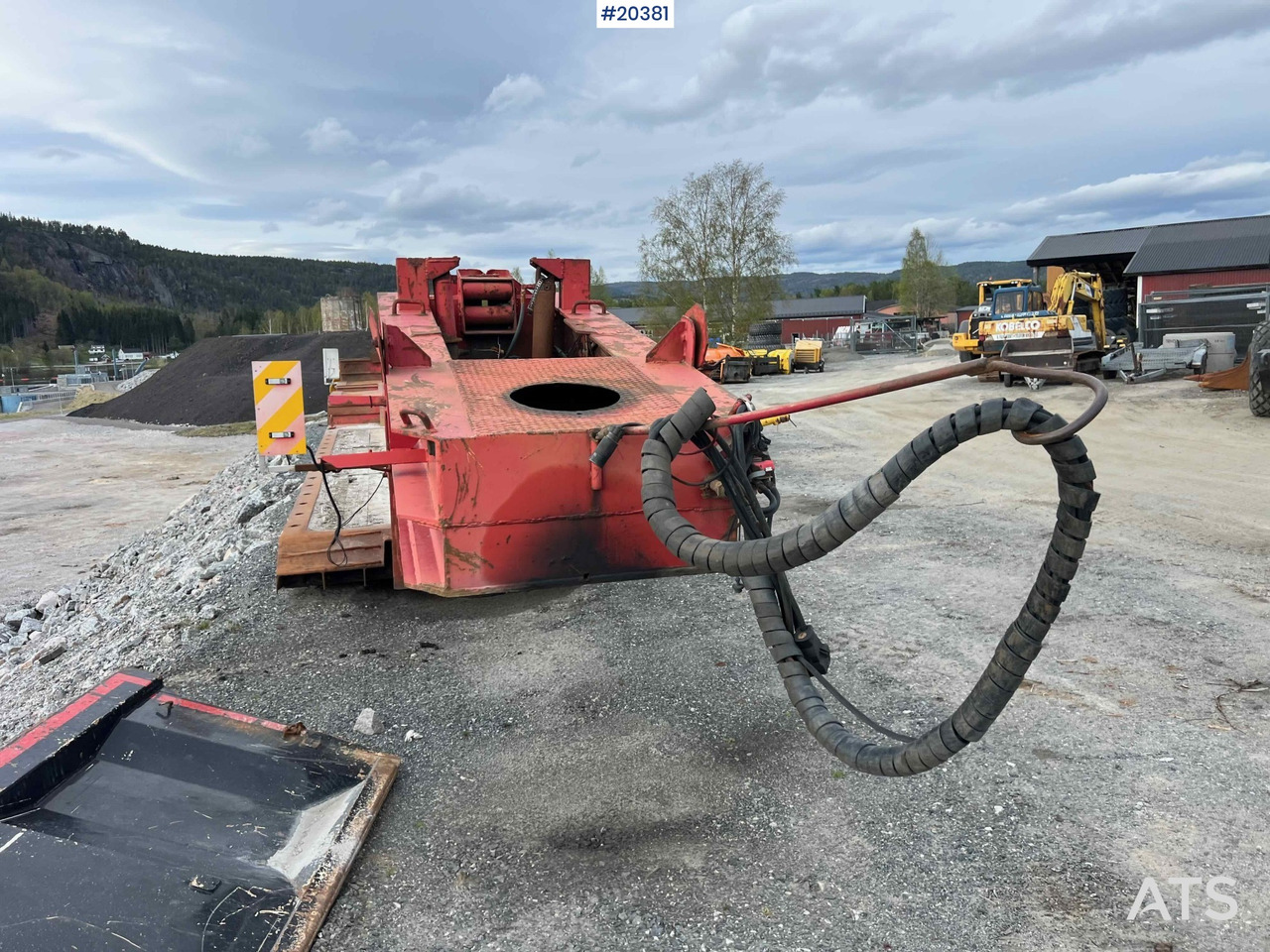 Hafo 1980 Hafo 3 akslet Brønntralle Rep.Objekt - Низкорамный полуприцеп: фото 4 Hafo 1980 Hafo 3 akslet Brønntralle Rep.Objekt - Низкорамный полуприцеп: фото 4