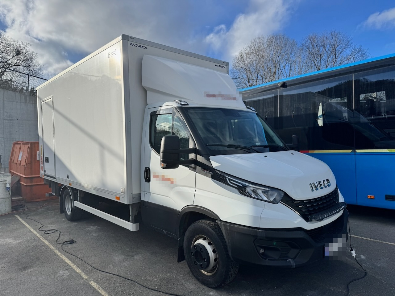 Iveco 70C21 - Грузовик с закрытым кузовом: фото 1 Iveco 70C21 - Грузовик с закрытым кузовом: фото 1