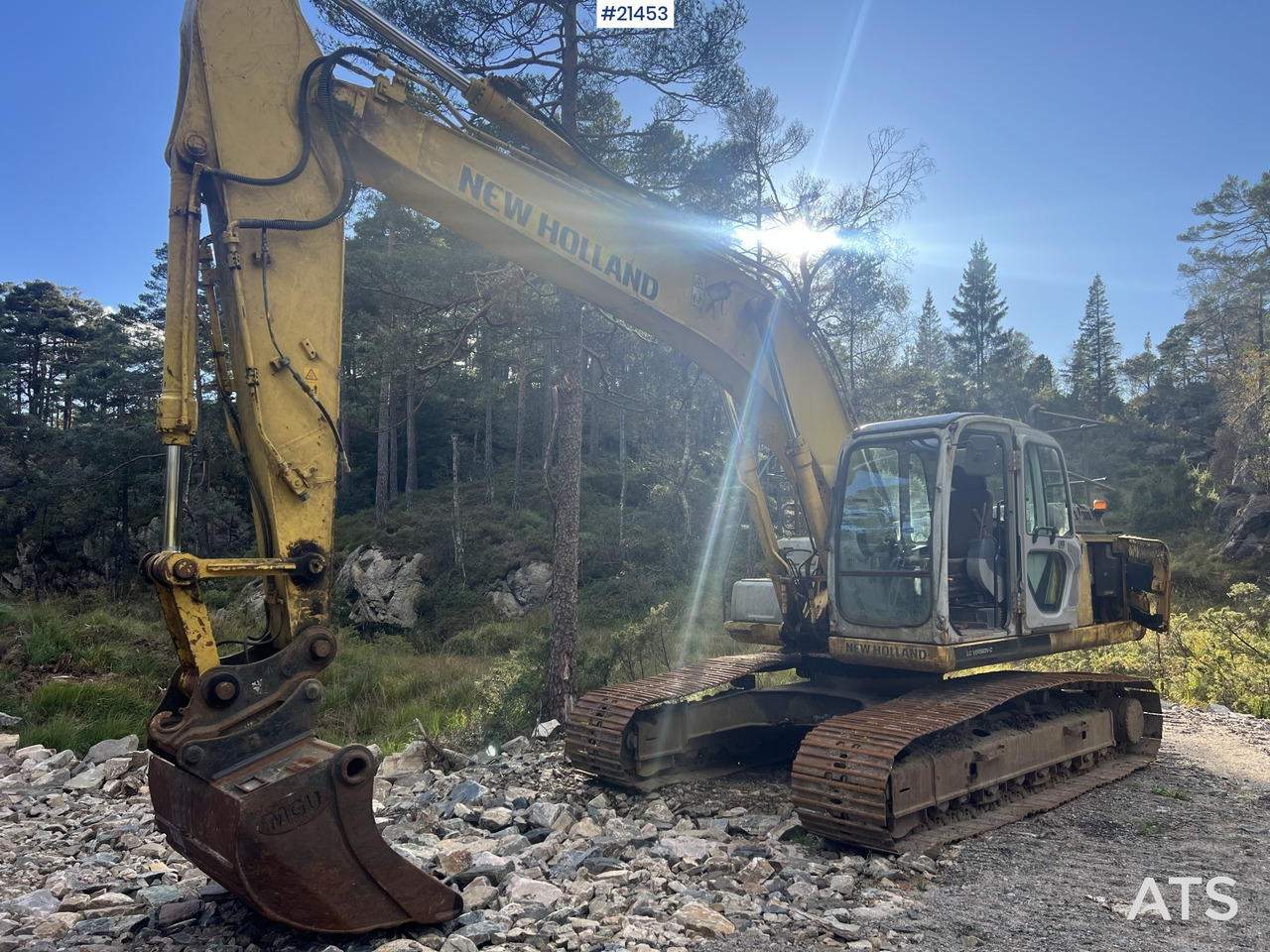 New Holland E215 Gravemaskin - Гусеничный экскаватор: фото 2 New Holland E215 Gravemaskin - Гусеничный экскаватор: фото 2