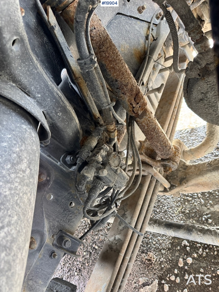 Грузовик с подъемником Scania P114: фото 11