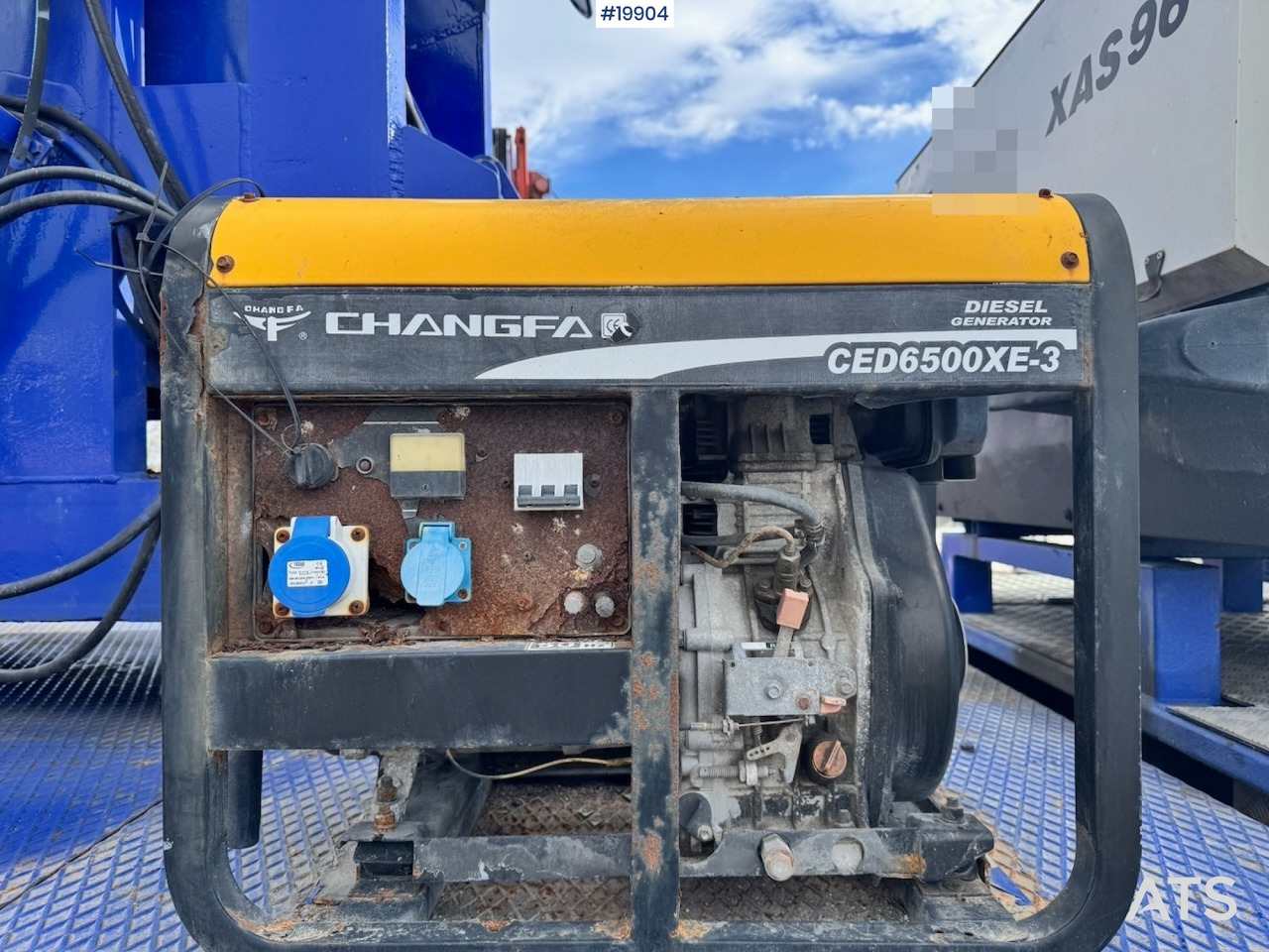 Грузовик с подъемником Scania P114: фото 37