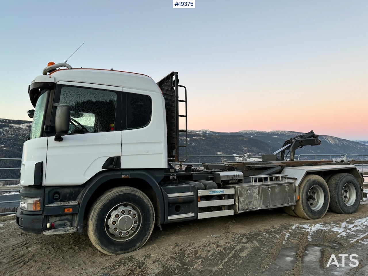 Scania P124 - Крюковой мультилифт: фото 2 Scania P124 - Крюковой мультилифт: фото 2