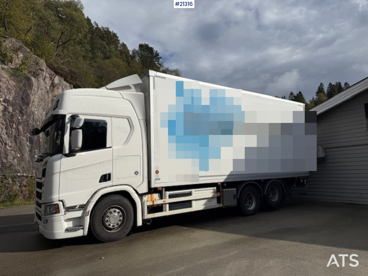 Scania R520 - Грузовик с закрытым кузовом: фото 1 Scania R520 - Грузовик с закрытым кузовом: фото 1