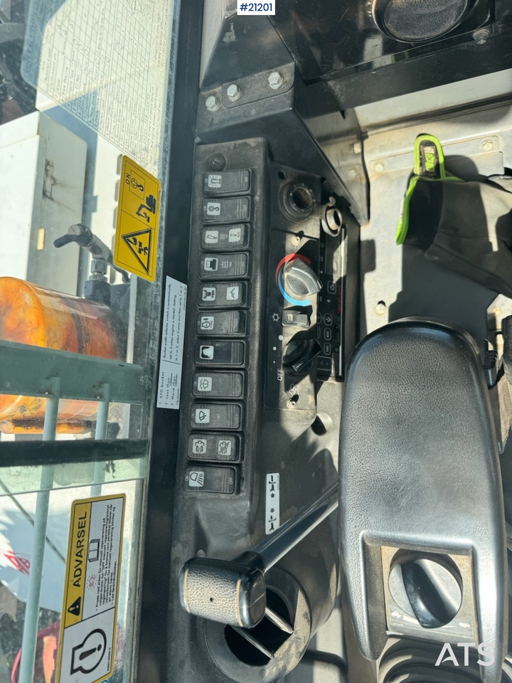 Гусеничный экскаватор Takeuchi TB280FR: фото 24 Гусеничный экскаватор Takeuchi TB280FR: фото 24