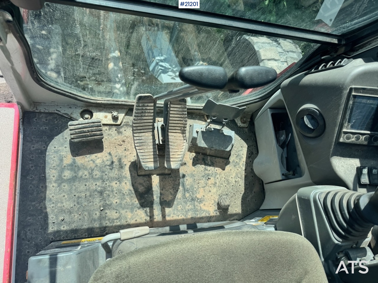 Гусеничный экскаватор Takeuchi TB280FR: фото 22 Гусеничный экскаватор Takeuchi TB280FR: фото 22