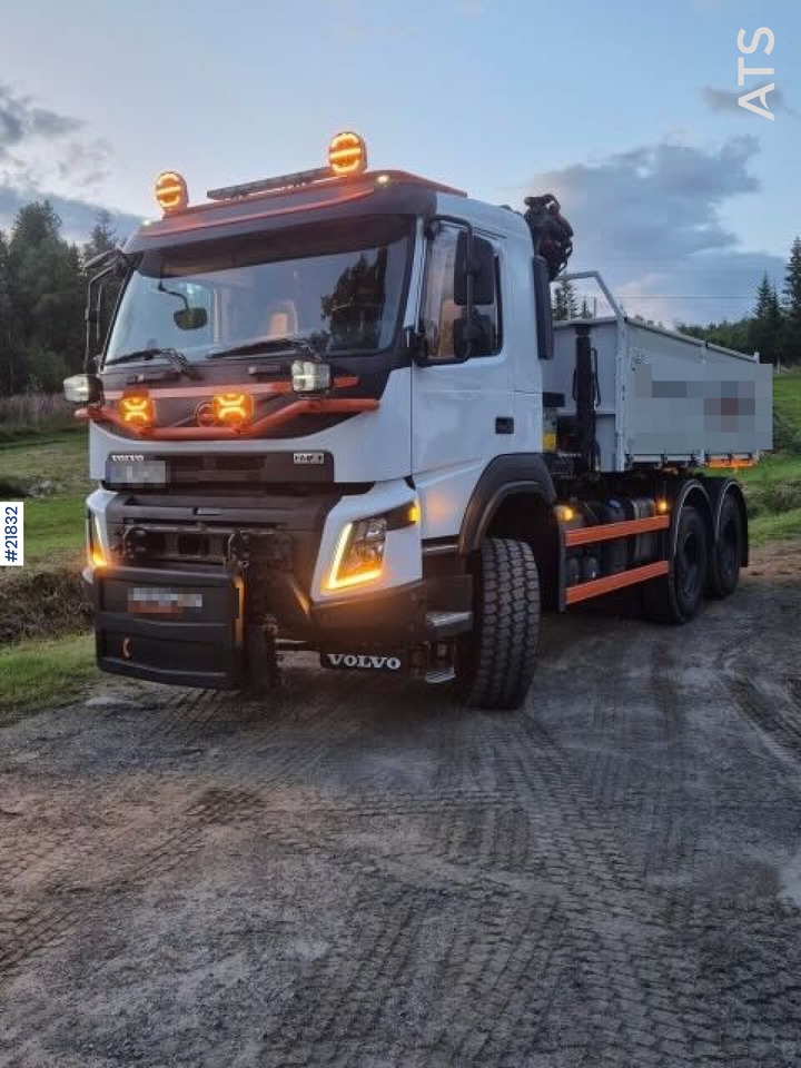 Volvo 2019 Volvo FMX 6x6 brøyterigget tippbil m/ 9,5 t/m kran, 2 sett dekk og lettkasse - Самосвал: фото 1 Volvo 2019 Volvo FMX 6x6 brøyterigget tippbil m/ 9,5 t/m kran, 2 sett dekk og lettkasse - Самосвал: фото 1