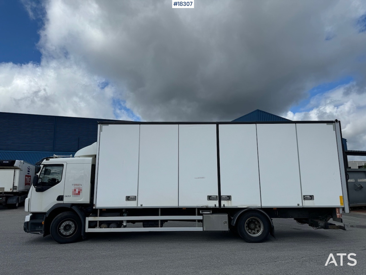 Volvo FE320 - Грузовик с закрытым кузовом: фото 2 Volvo FE320 - Грузовик с закрытым кузовом: фото 2