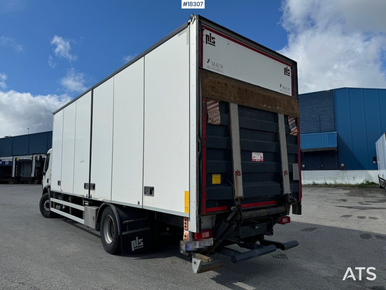 Volvo FE320 - Грузовик с закрытым кузовом: фото 3 Volvo FE320 - Грузовик с закрытым кузовом: фото 3