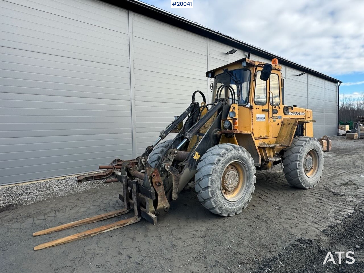 Колёсный погрузчик Volvo L50: фото 1