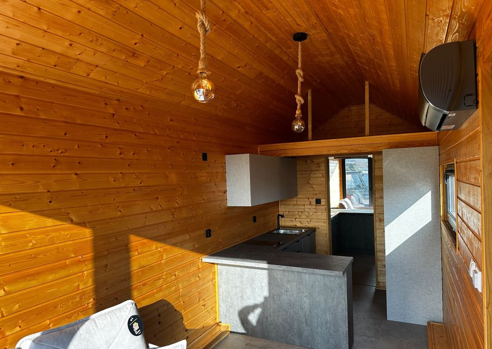 Boro Drewniany DOMEK MOBILNY na przyczepie 7,5m x 2,5m - Прицеп дача: фото 4 Boro Drewniany DOMEK MOBILNY na przyczepie 7,5m x 2,5m - Прицеп дача: фото 4