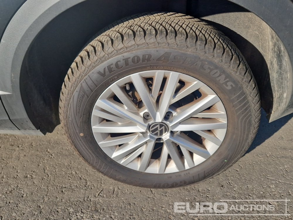 Внедорожник 2024 Volkswagen T-Roc: фото 11