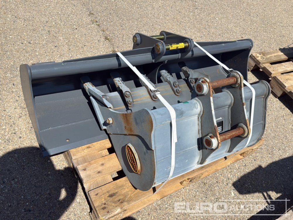 Unused Strickland 60" Ditching, 30" Digging Buckets 30mm Pin to suit JCB 2CX Excavator - Ковш: фото 1 Unused Strickland 60" Ditching, 30" Digging Buckets 30mm Pin to suit JCB 2CX Excavator - Ковш: фото 1