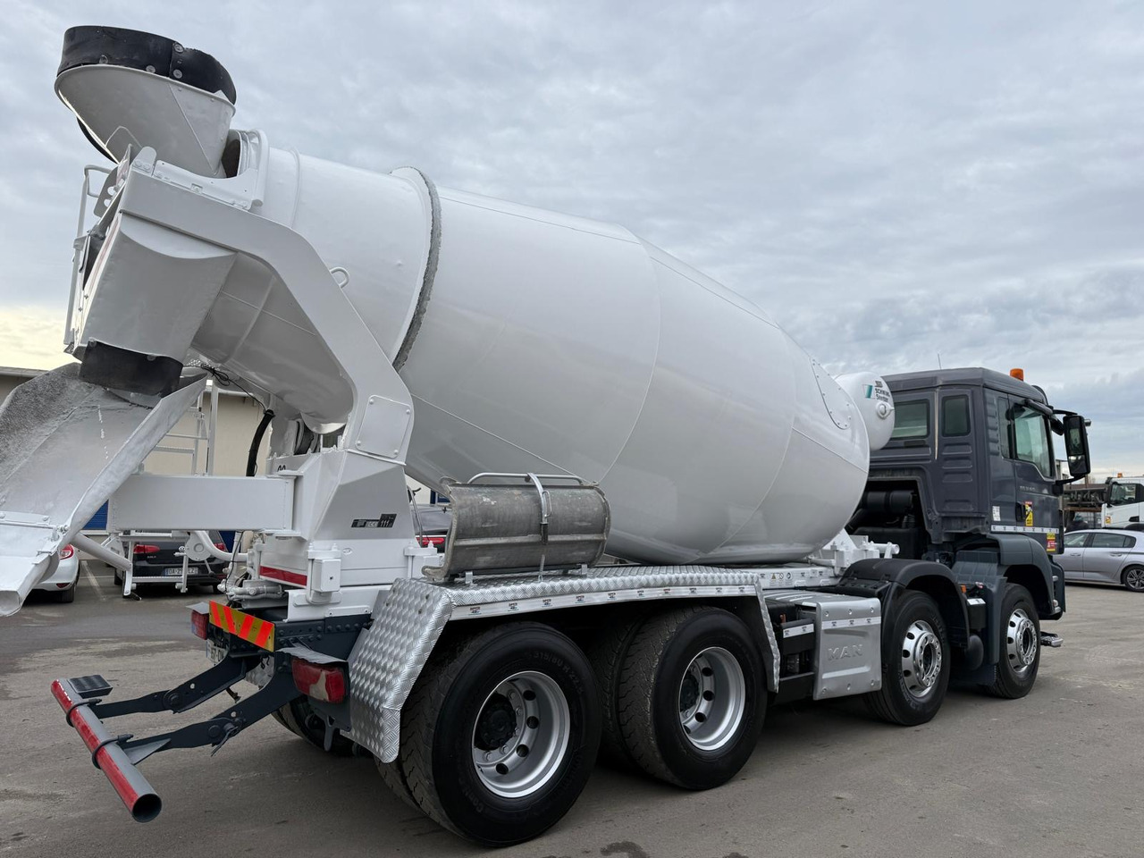 Camion béton MAN TGS 32.420 FF-957-DW - Автобетоносмеситель: фото 5 Camion béton MAN TGS 32.420 FF-957-DW - Автобетоносмеситель: фото 5