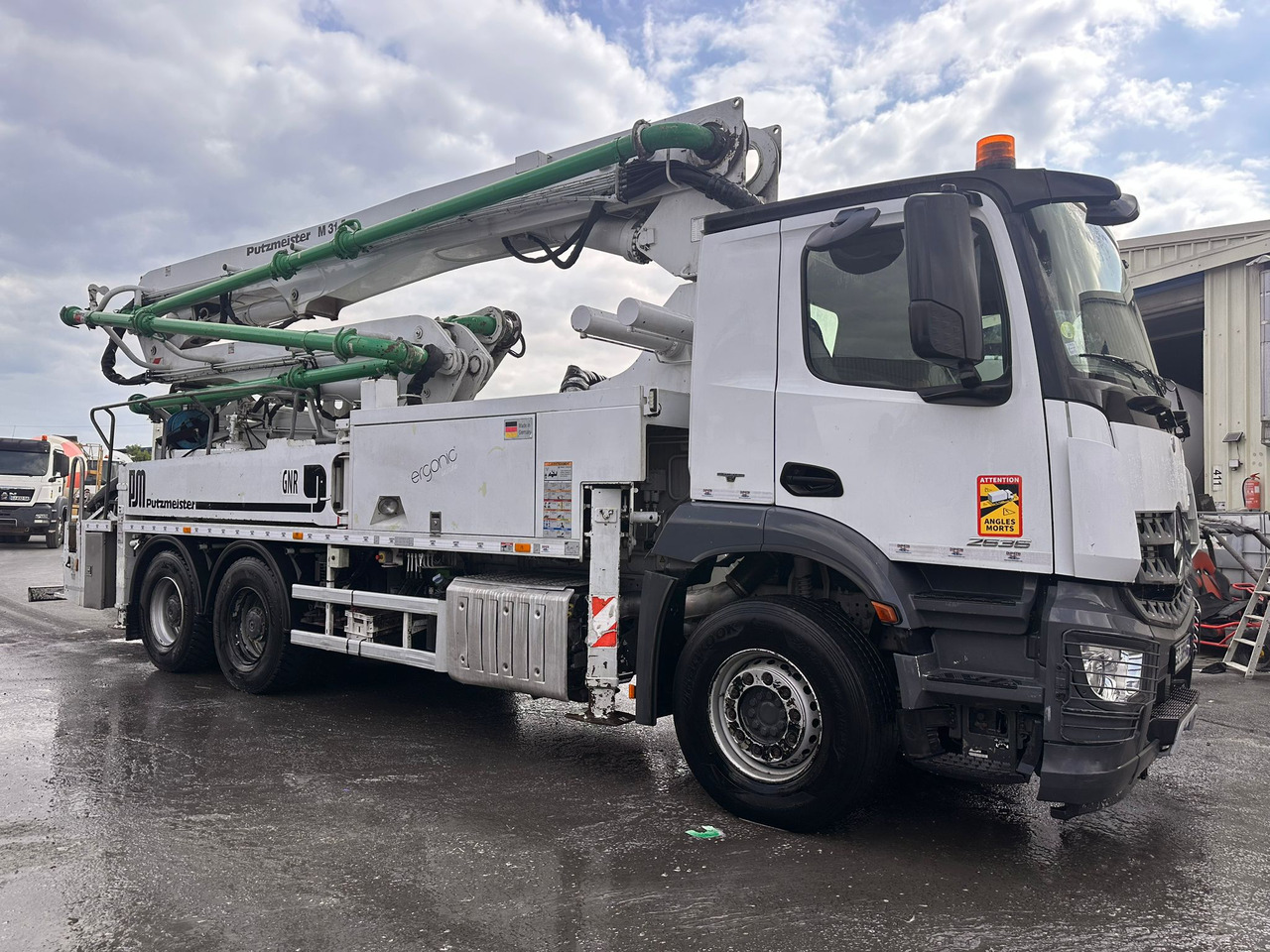 Pompe à béton PUTZ 31m avec cabine Mercedes-Benz Arocs 2636 DZ-389-XG Année 2016 - Автобетононасос: фото 3 Pompe à béton PUTZ 31m avec cabine Mercedes-Benz Arocs 2636 DZ-389-XG Année 2016 - Автобетононасос: фото 3