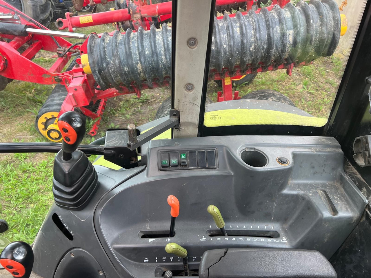 Claas Axos 340 - Трактор: фото 3 Claas Axos 340 - Трактор: фото 3