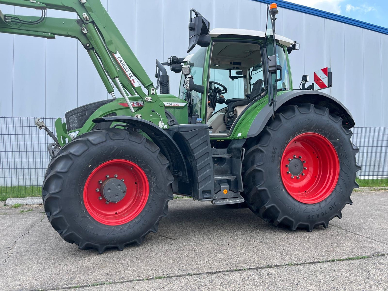 Fendt 724 Vario Gen6 ProfiPlus - Трактор: фото 1 Fendt 724 Vario Gen6 ProfiPlus - Трактор: фото 1