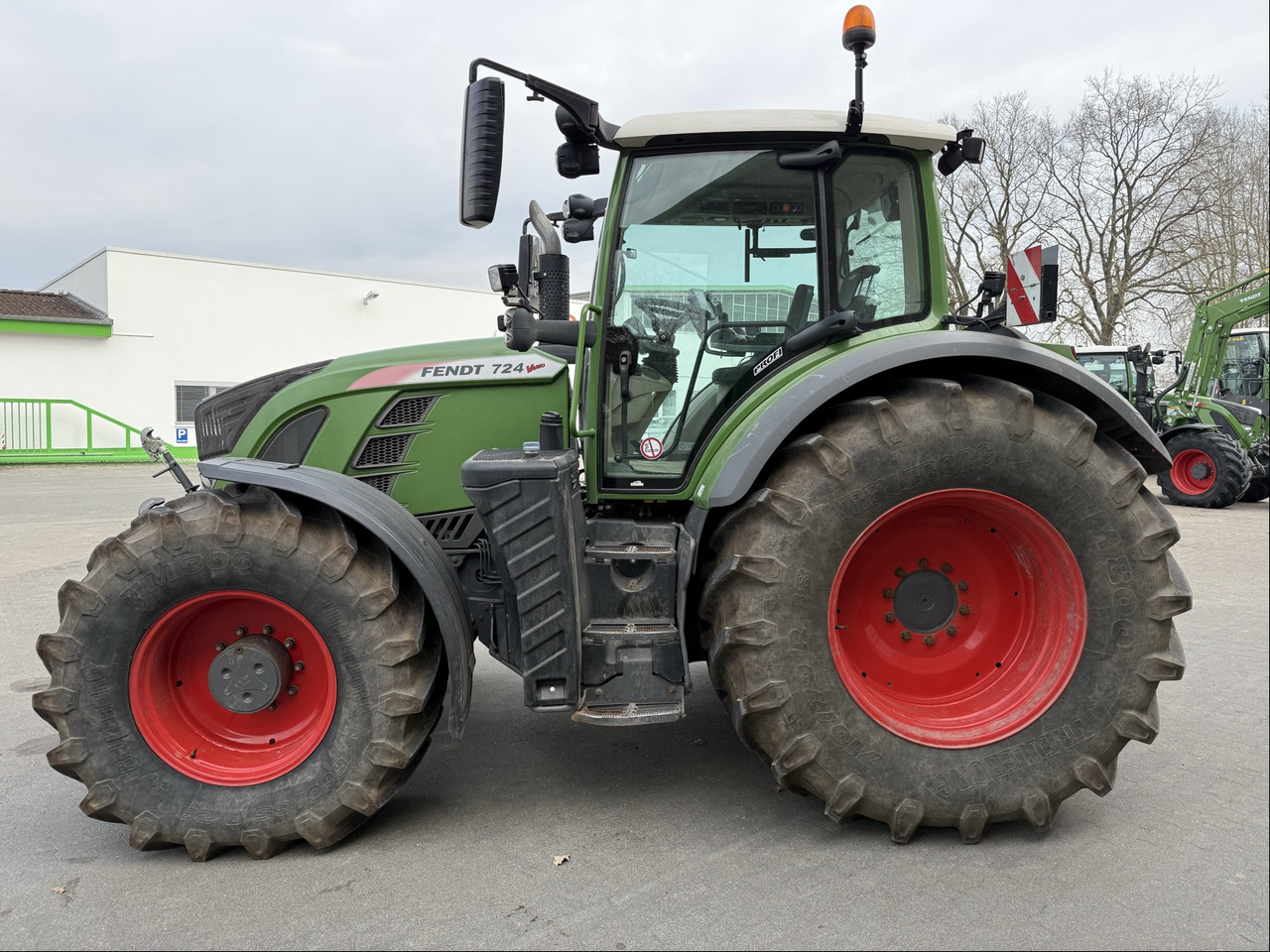 Fendt 724 Vario S4 - Трактор: фото 2 Fendt 724 Vario S4 - Трактор: фото 2