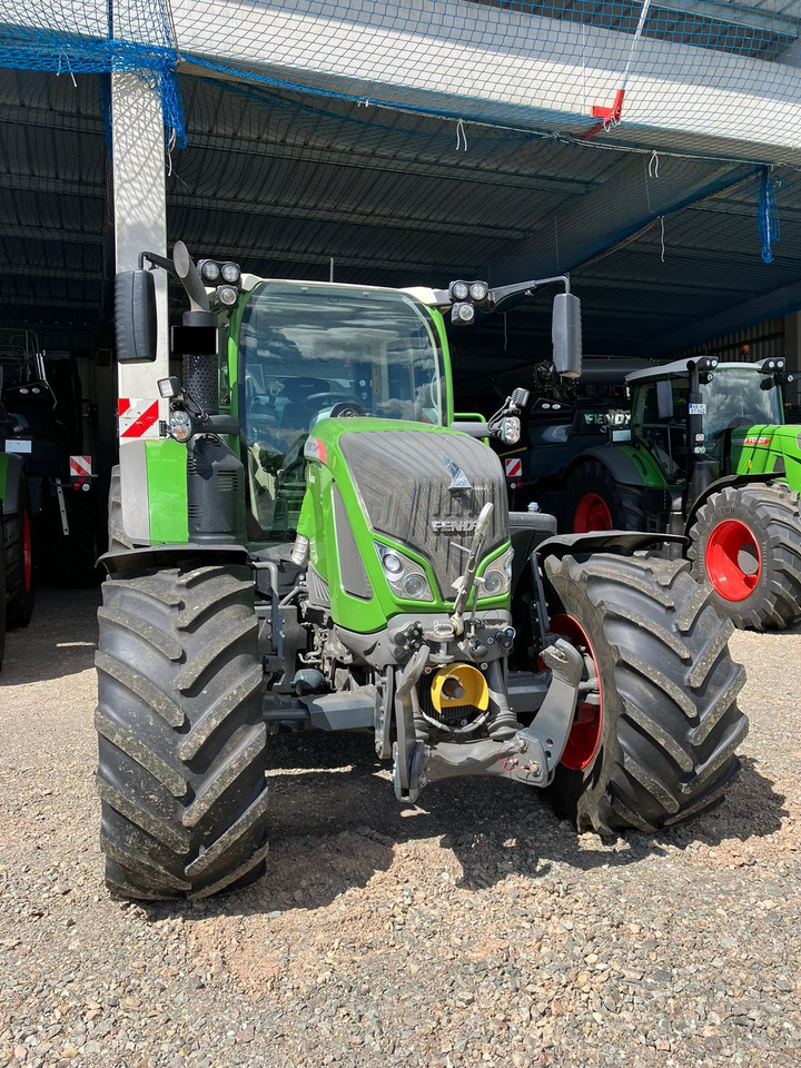 Fendt 724 Vario S4 Profi - Трактор: фото 3 Fendt 724 Vario S4 Profi - Трактор: фото 3